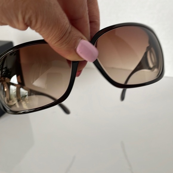 Authentic Sunglasses Chanel Large CC Silver Logo . - Picture 8 of 16